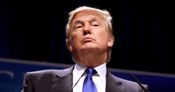 Трамп обвинил Коми во лжи и готов свидетельствовать под присягой
