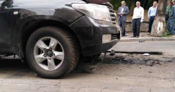 В центре Киева взорвался джип, пострадал мужчина