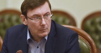 Пошли пакетом. В чем подозревают Дейдея, Лозового и Довгого