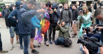 Охота на ЛГБТ. Кто и зачем нападает на геев и лесбиянок в Украине