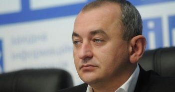 Матиос заявил, что его дети в опасности, а на него самого совершались покушения