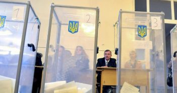 Убить мажоритарку. Почему в ЕС требуют от Порошенко поменять закон о выборах
