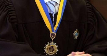 Слідчий суддя у справах НАБУ не вніс в декларацію дружину та її майно