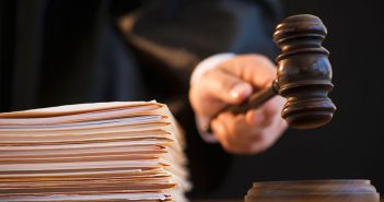 Суд запретил переименовывать проспект Ватутина в Шухевича