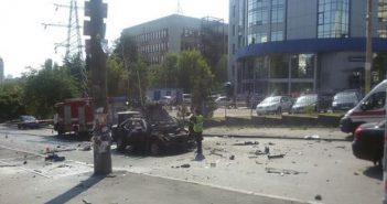 В результате взрыва автомобиля в Киеве погиб военный, дело квалифицировано как теракт – МВД