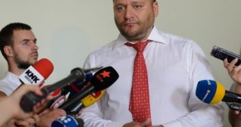 Добкин: Принимает ли мой брат наркотики? Нет, но ему некомфортно в Раде