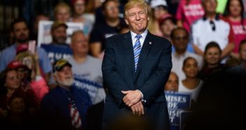 Трампу дважды в день готовят положительные новостные дайджесты о нем самом, – СМИ