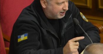 Мир окремо, війна окремо. Як Порошенко і Турчинов “повертали” Донбас