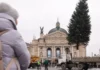 Новорічні ялинки України: в Полтаві – перша за роки війни, у Львові – подарунок від мешканців