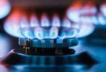 Тарифи на газ та електроенергію з 1 квітня: скільки коштуватимуть кВт*год та куб.м